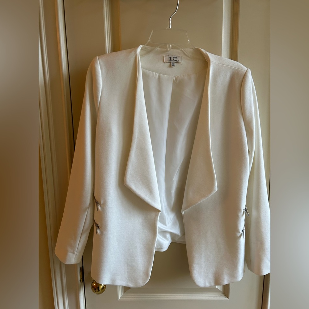 Cream Blazer with Zipper Detail (S/M)